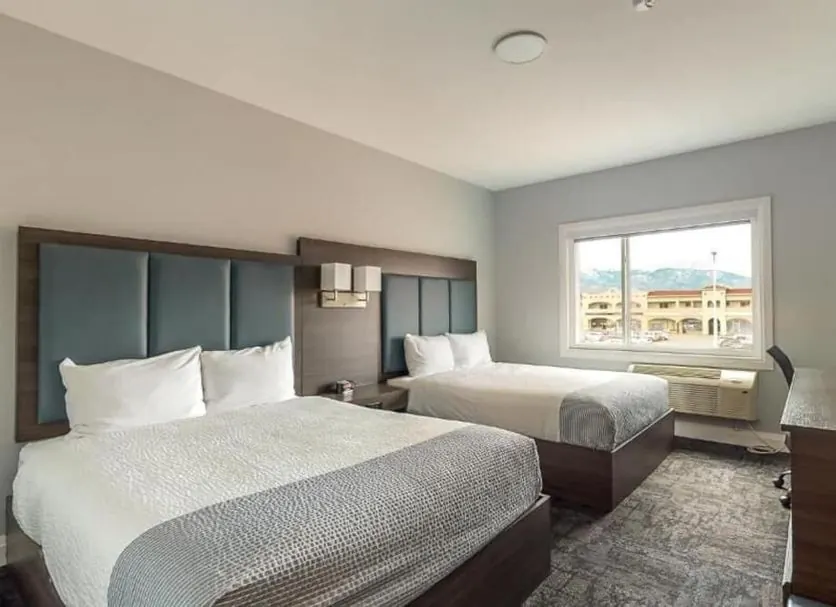 Newly refreshed guest rooms at Park Inn by Radisson Osoyoos